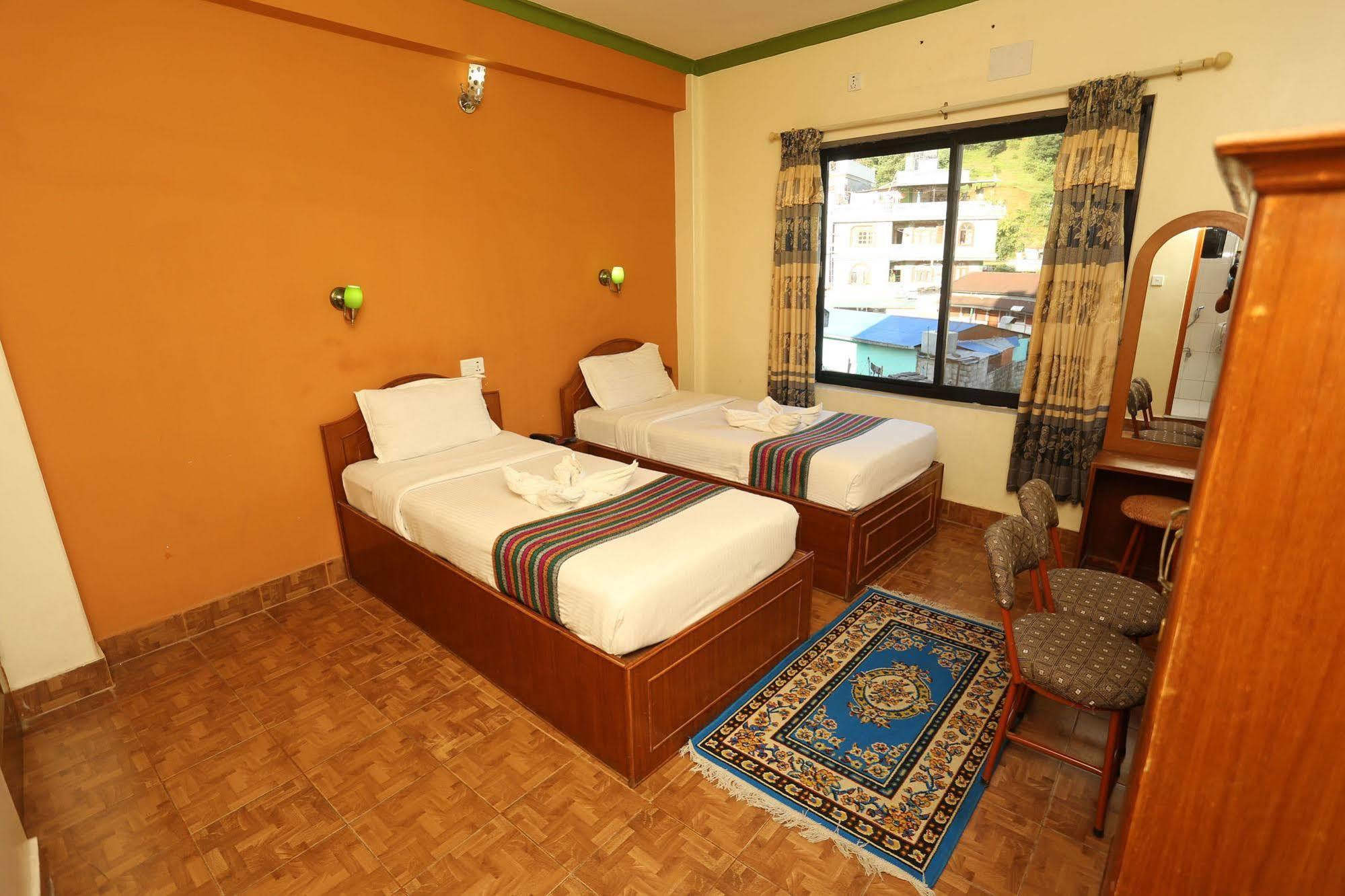 Golden Gate Hotel Pokhara Exterior foto